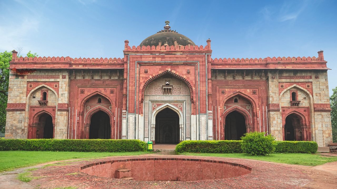 Purana Qila (Old Fort)