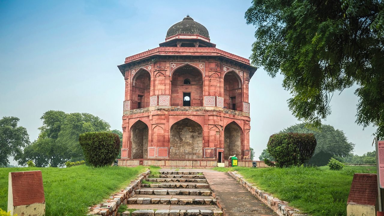 Purana Qila (Old Fort)