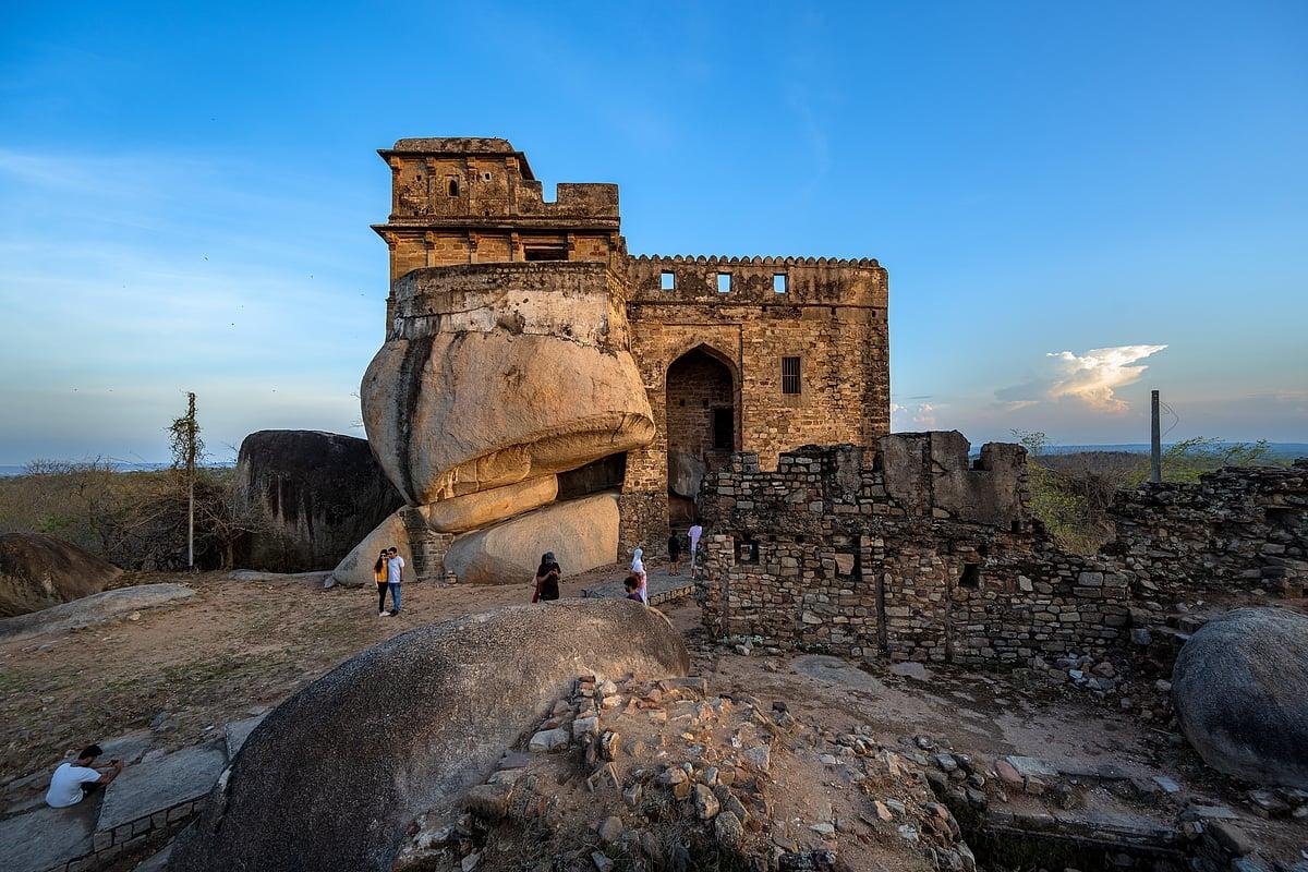 Madan Mahal Fort