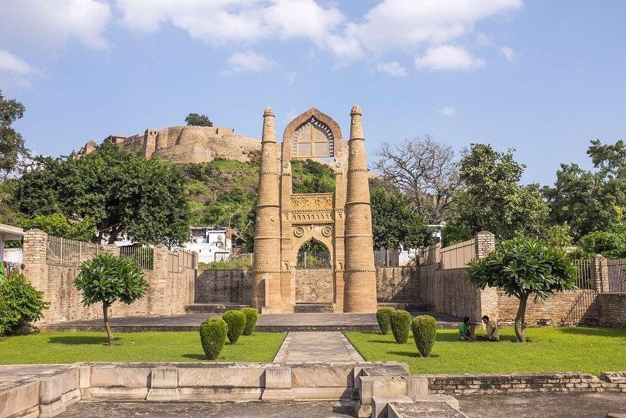 Chanderi Fort