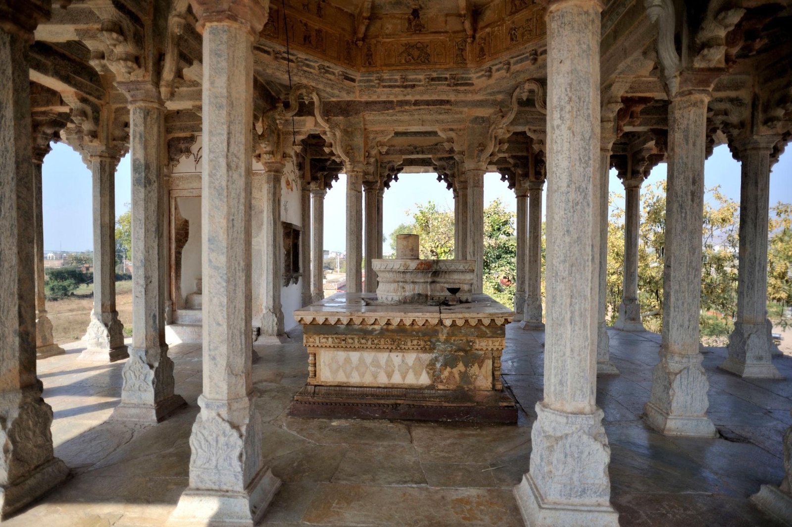 84 Pillared Cenotaph